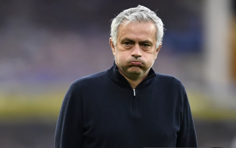 Mourinho tiết lộ lý do bị Tottenham sa thải trước trận chung kết