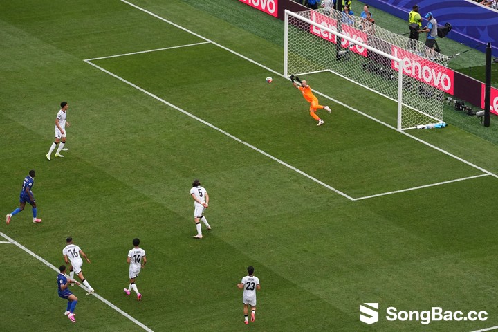 Bóng Trionda bị nghi khiến một số thủ môn gặp khó tại World Cup 2026. (Ảnh: AP) Bóng Trionda bị nghi khiến một số thủ môn gặp khó tại World Cup 2026. (Ảnh: AP)