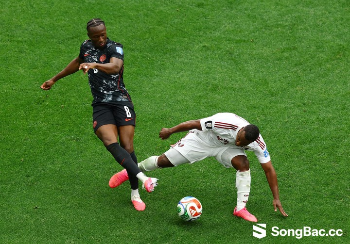 Cầu thủ Qatar chịu phạt nặng, loại khỏi World Cup vẫn bị cấm tiếp