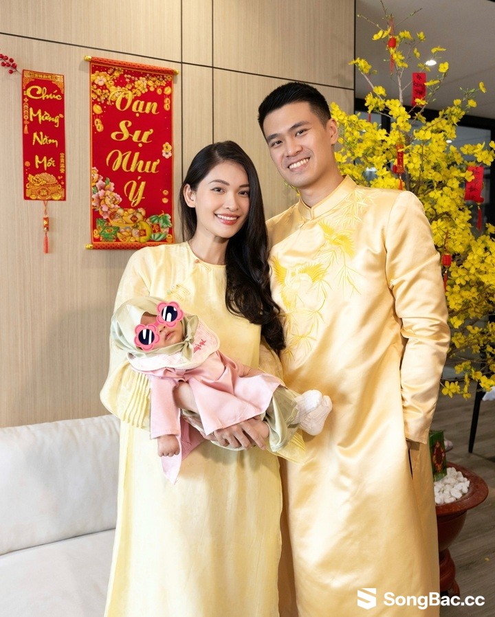 Cuộc sống của Á hậu Việt từng gây sốt với bức ảnh bên Cristiano Ronaldo