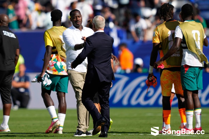 HLL Pape Thiaw và một số thành viên liên đoàn dính bê bối sau thất bại tại World Cup 2026. (Ảnh: AP) HLL Pape Thiaw và một số thành viên liên đoàn dính bê bối sau thất bại tại World Cup 2026. (Ảnh: AP)
