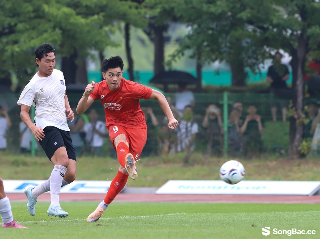 Tuyển Việt Nam đè bẹp Siheung 6-0 tại Hàn Quốc Tuyển Việt Nam đè bẹp Siheung 6-0 tại Hàn Quốc