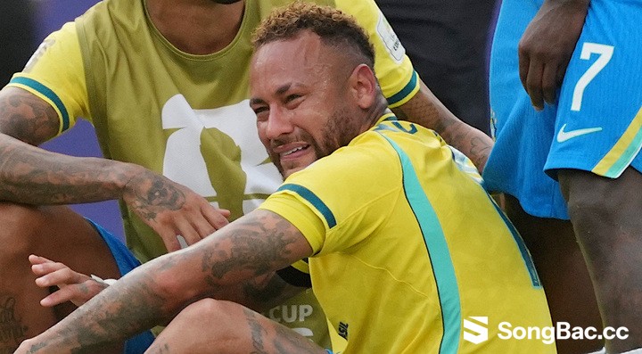 Neymar bật khóc nức nở sau trận đấu với Na Uy.