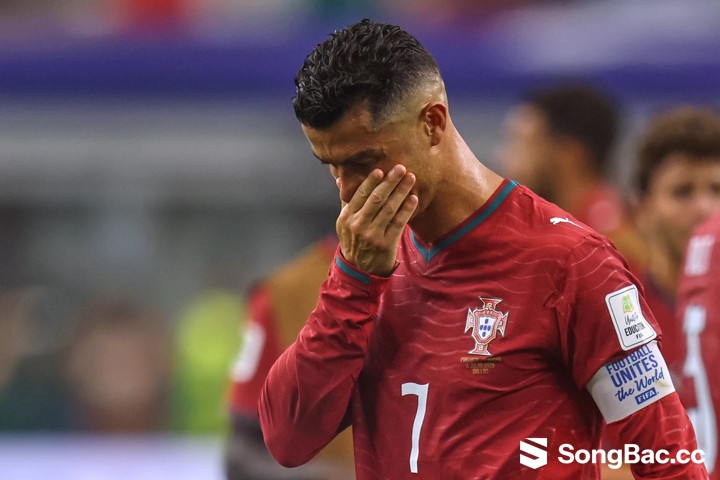 HLV Roberto Martinez khẳng định ông sẽ luôn biết ơn những gì Ronaldo đã cống hiến. (Ảnh: AP) HLV Roberto Martinez khẳng định ông sẽ luôn biết ơn những gì Ronaldo đã cống hiến. (Ảnh: AP)