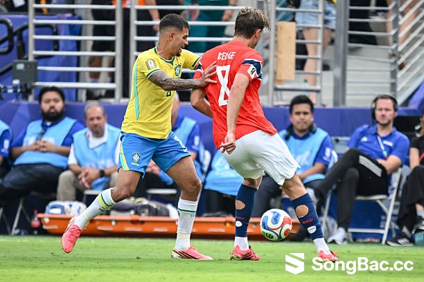 Guimaraes hay Bouaddi sẽ nâng tầm tuyến giữa Arsenal? Guimaraes hay Bouaddi sẽ nâng tầm tuyến giữa Arsenal?