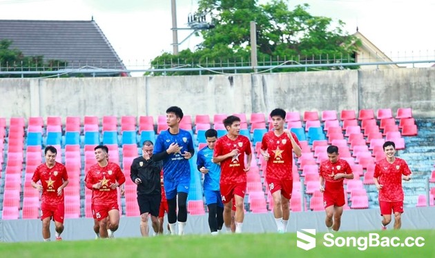 Hà Tĩnh thử việc dàn sao Việt kiều chuẩn bị cho V-League Hà Tĩnh thử việc dàn sao Việt kiều chuẩn bị cho V-League