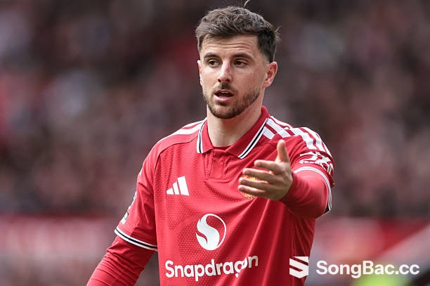 Mason Mount sẵn sàng đá tiền vệ phòng ngự tại MU Mason Mount sẵn sàng đá tiền vệ phòng ngự tại MU