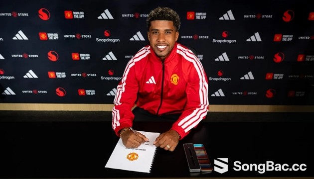 Cách HLV Carrick khai phá tiềm năng của Santos tại MU Cách HLV Carrick khai phá tiềm năng của Santos tại MU