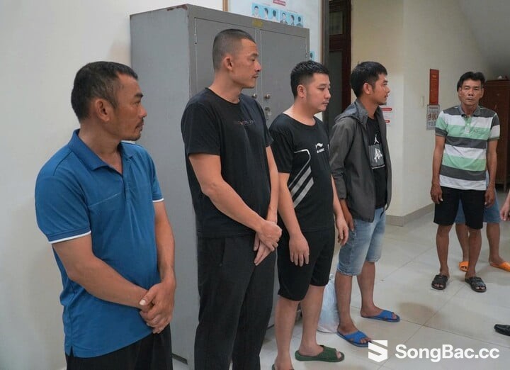 Các đối tượng trong đường dây cá độ. (Ảnh: C.A) Các đối tượng trong đường dây cá độ. (Ảnh: C.A)