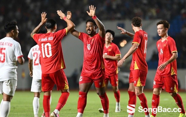 Vũ điệu Samba rực lửa giúp tuyển Việt Nam bay cao trước ASEAN Cup Vũ điệu Samba rực lửa giúp tuyển Việt Nam bay cao trước ASEAN Cup