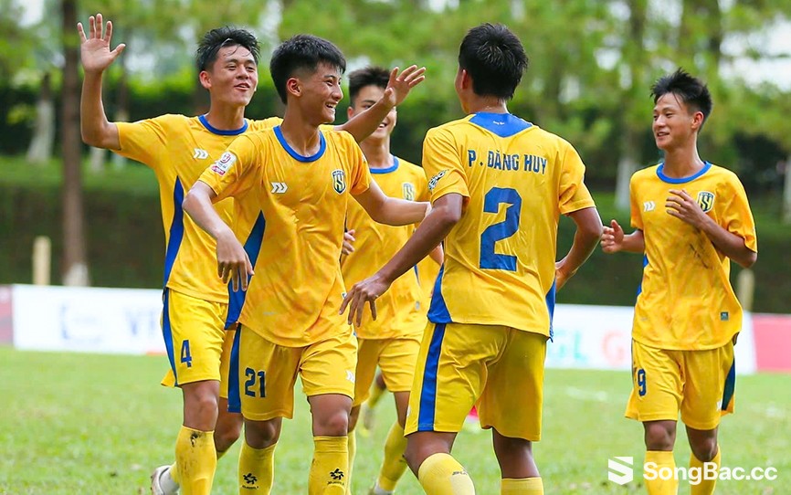 Hà Nội vào tứ kết, SLNA thắng 5-0 ở giải U17 Hà Nội vào tứ kết, SLNA thắng 5-0 ở giải U17
