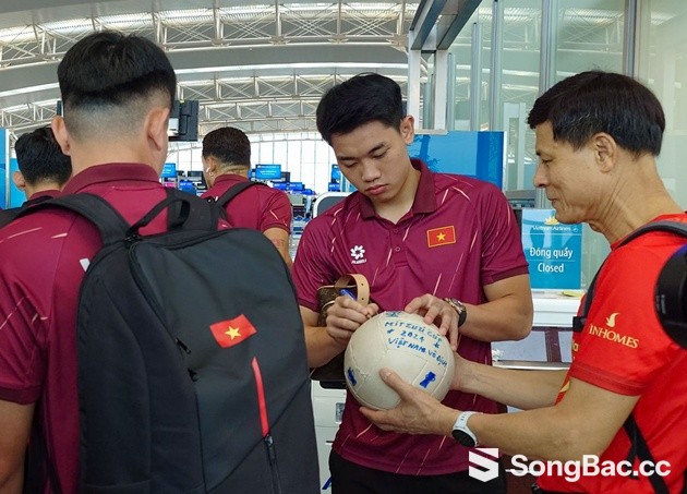 Tuyển Việt Nam tự tin sang Thái Lan bảo vệ ngôi vương khu vực Tuyển Việt Nam tự tin sang Thái Lan bảo vệ ngôi vương khu vực