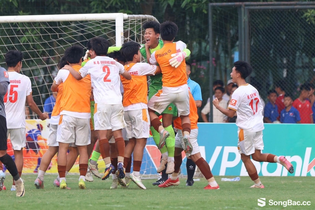 HAGL và SLNA giành hai tấm vé cuối vào bán kết U21 Quốc gia 2026 HAGL và SLNA giành hai tấm vé cuối vào bán kết U21 Quốc gia 2026