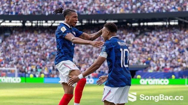 Kylian Mbappe chèo kéo Michael Olise gia nhập Real Madrid Kylian Mbappe chèo kéo Michael Olise gia nhập Real Madrid