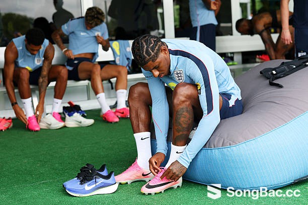 Rashford và bài toán số áo khi trở lại Man Utd Rashford và bài toán số áo khi trở lại Man Utd