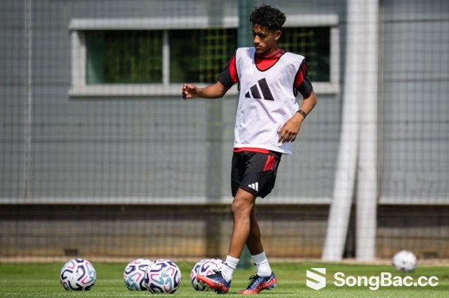 Mbeumo hé lộ vị trí thi đấu của JJ Gabriel tại Man Utd