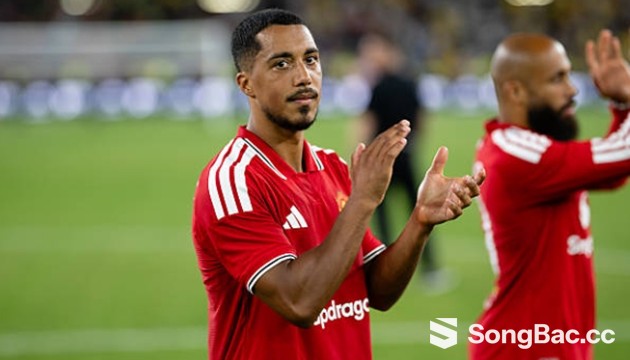 Cặp Tielemans – Santos thay đổi hoàn toàn tuyến giữa MU