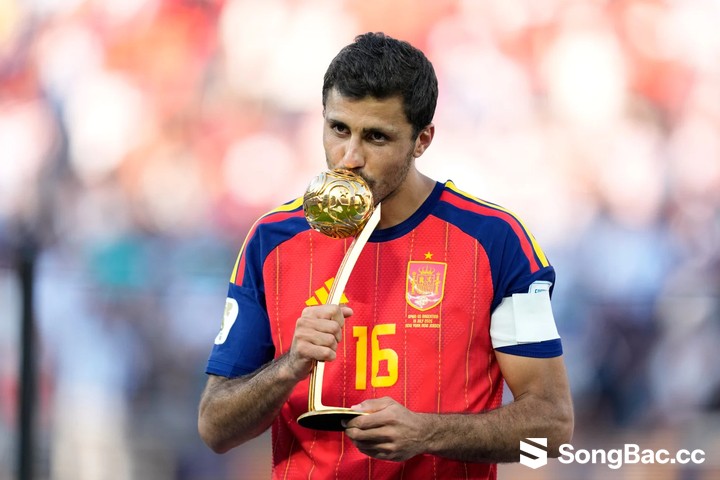 Rodri được bầu là cầu thủ xuất sắc nhất World Cup 2026. (Ảnh: AP)