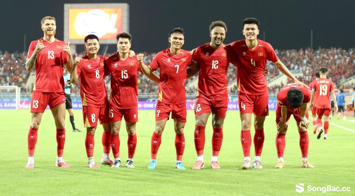 CĐV Thái Lan lo ngại sức mạnh của tuyển Việt Nam